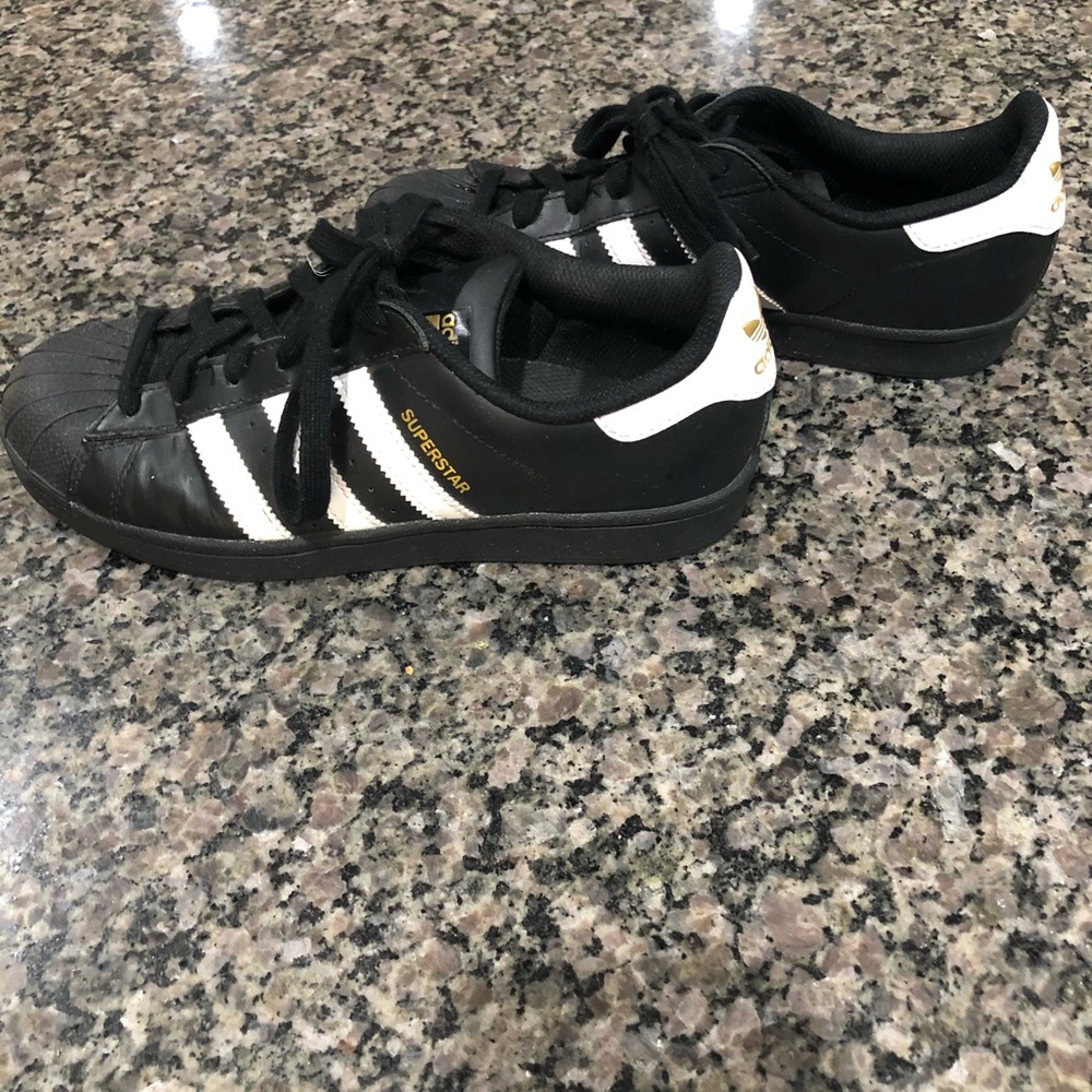 Adidas SuperStar Shoe- Women’s 6